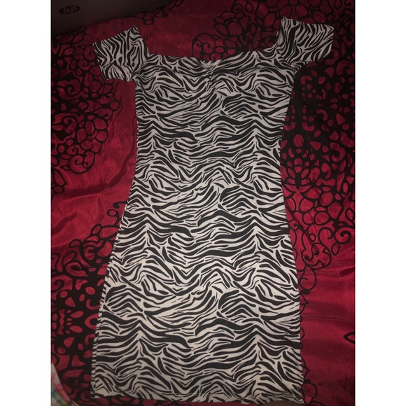 Off -Shoulder Zebra Print Dress - Picture 1 of 2